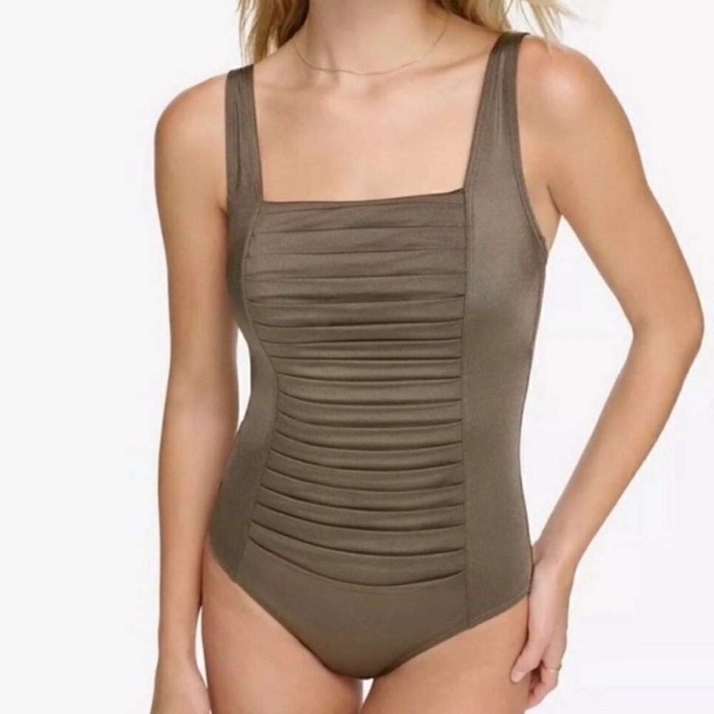 Calvin Klein Women's Full Coverage Pleated Panel One Piece Swimsuit NWT